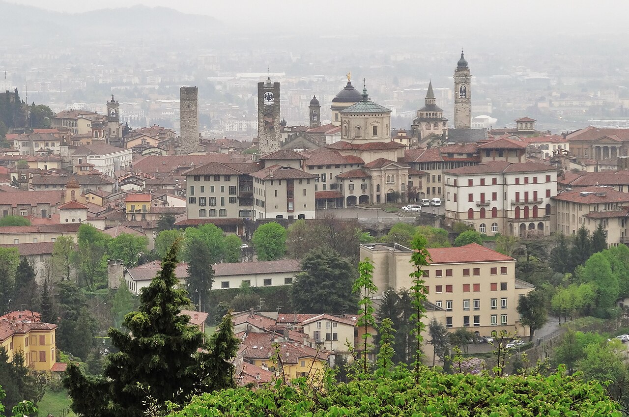 Panorama da Città Alta visto de San Vigilio